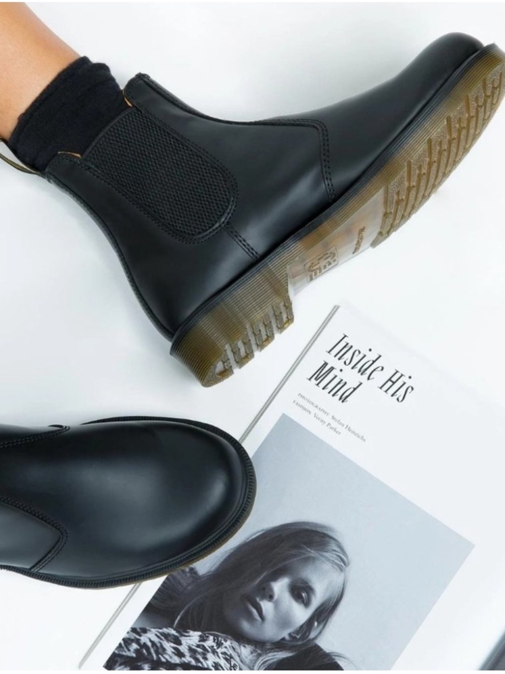 DR. MARTEN 2976 Mono Chelsea Smooth Leather Ankle Boots